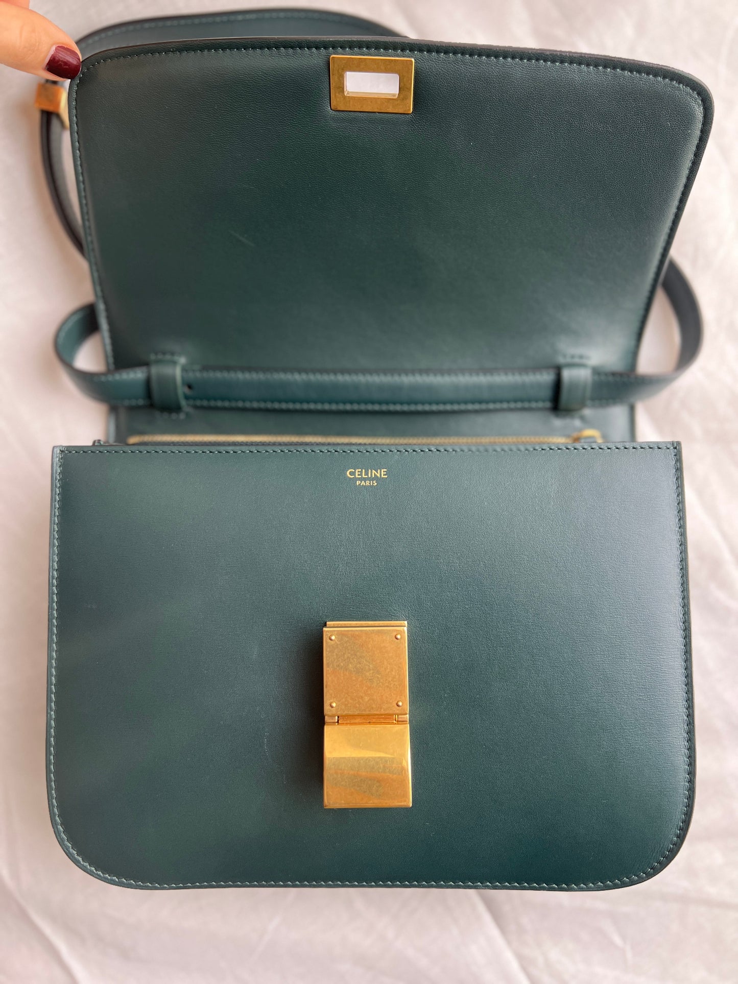Medium Classic Box Bag Calf leather