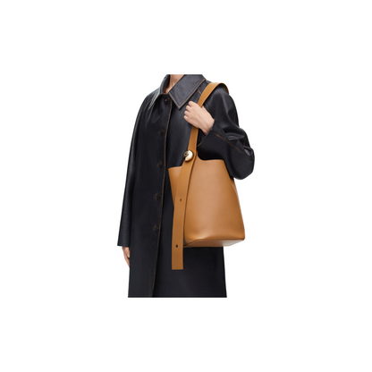 Loewe Medium Pebble Bucket Bag – Oak