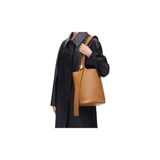 Loewe Medium Pebble Bucket Bag – Oak