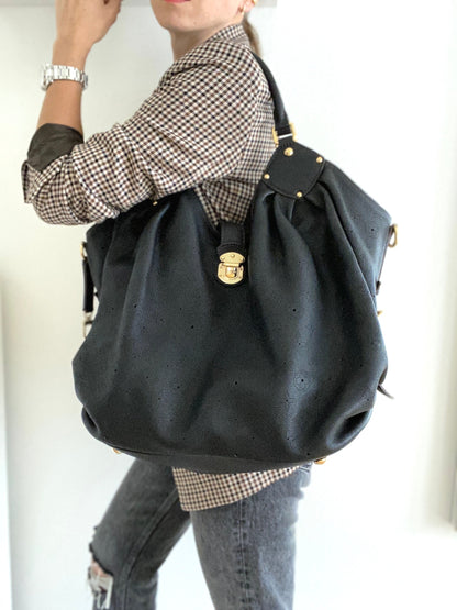 LOUIS VUITTON MAHINA XL BLACK LEATHER