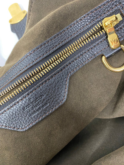 LOUIS VUITTON MAHINA XL BLACK LEATHER
