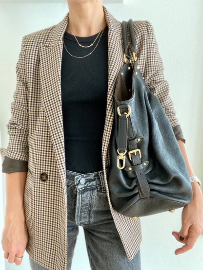 LOUIS VUITTON MAHINA XL BLACK LEATHER