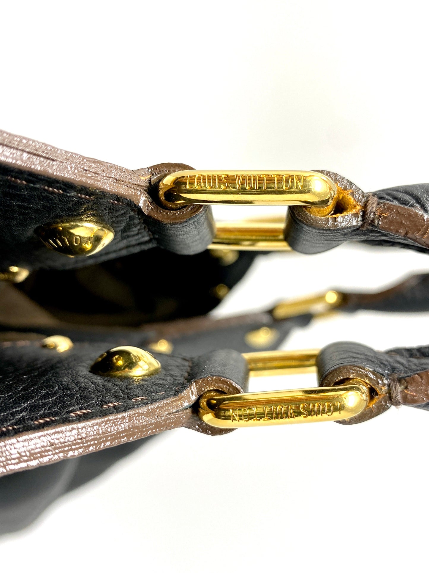 LOUIS VUITTON MAHINA XL BLACK LEATHER
